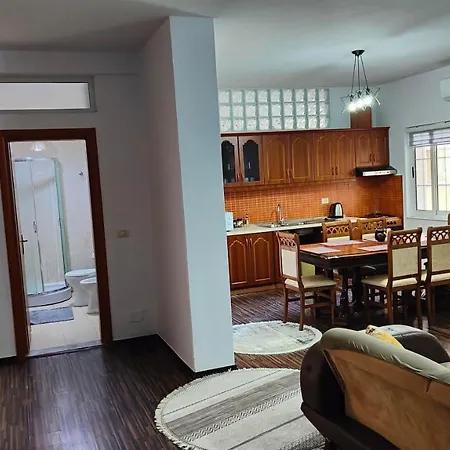 Familiare Di Toni Σκόδρα